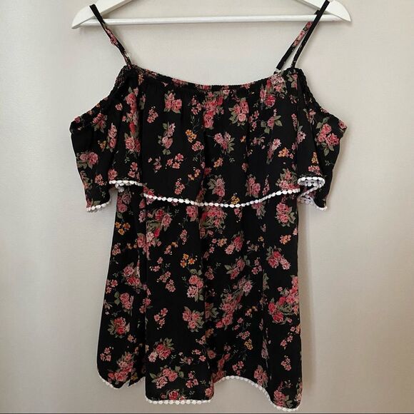 No Boundaries Blouse Cold Shoulder Floral Print Black Ruffle Casual Juniors Plus - Picture 4 of 8